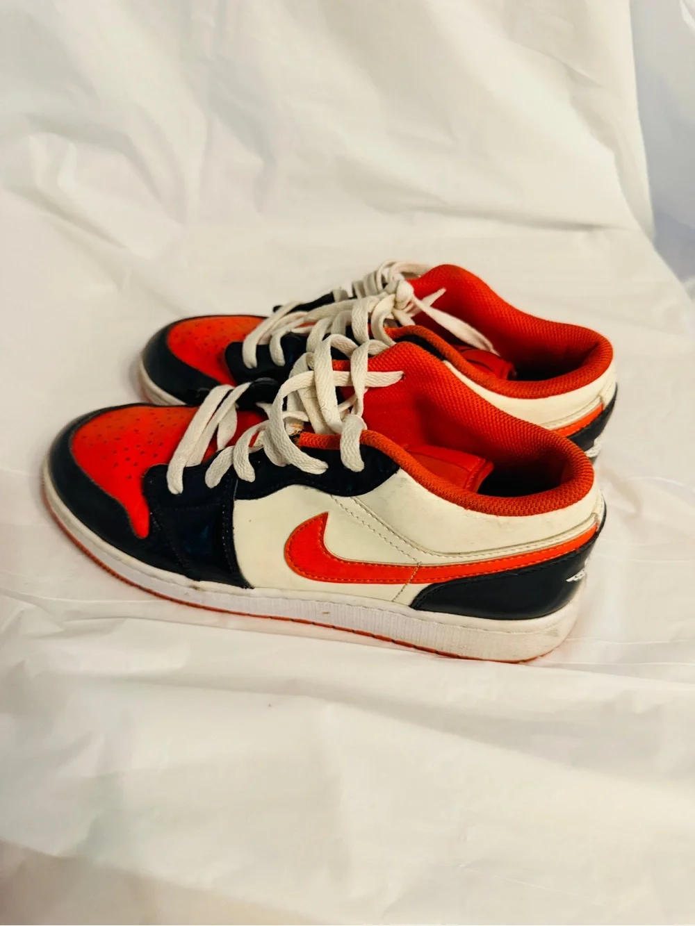Air Jordan 1 Low DV1335-800 Orange Black White Size 7Y / Men’s 7 Used